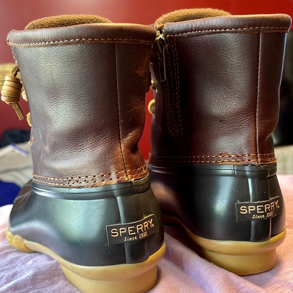 Sperry Duck Boot Excellent condition black and brown leather ..zipper & laces - Picture 6 of 10